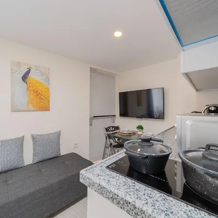 Flat 10 Min To Mermerli In * Antalya